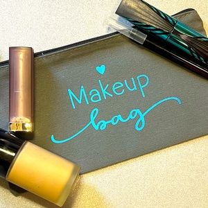 Small zipper canvas makeup….or whatever you want bag 😊